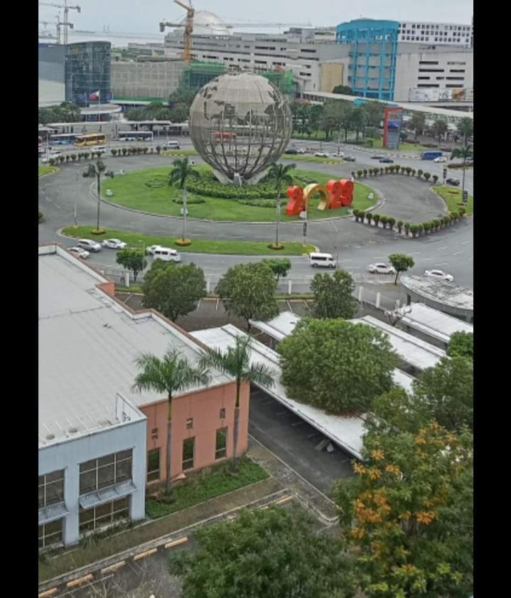 Yhanz Z Sea Residences Pasay Exterior foto